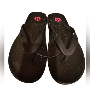 NWOT CROCS Women's Black‎ Sandals Size 11